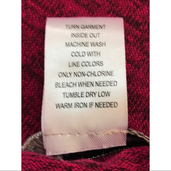 Ultra Teeze Women’s Burgundy Short Sleeve Graphic Top Size Medium - Picture 6 of 6